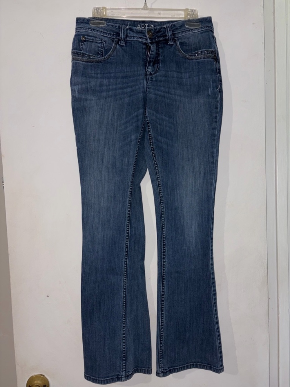 Apt. 9 Women's Dark Blue Straight Leg Jeans- Pocket Embellishments